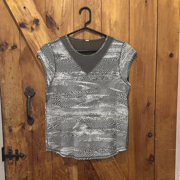 lululemon athletica On the Run Swerve Vapor metal grey Patterned top - Picture 2 of 5